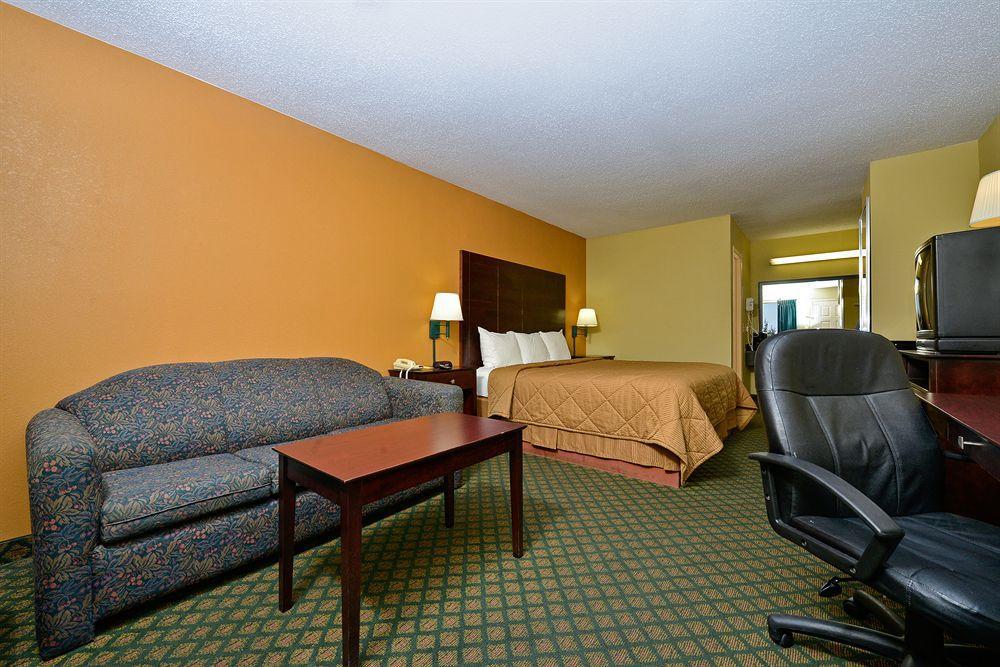 Super 8 By Wyndham Universal City Extérieur photo