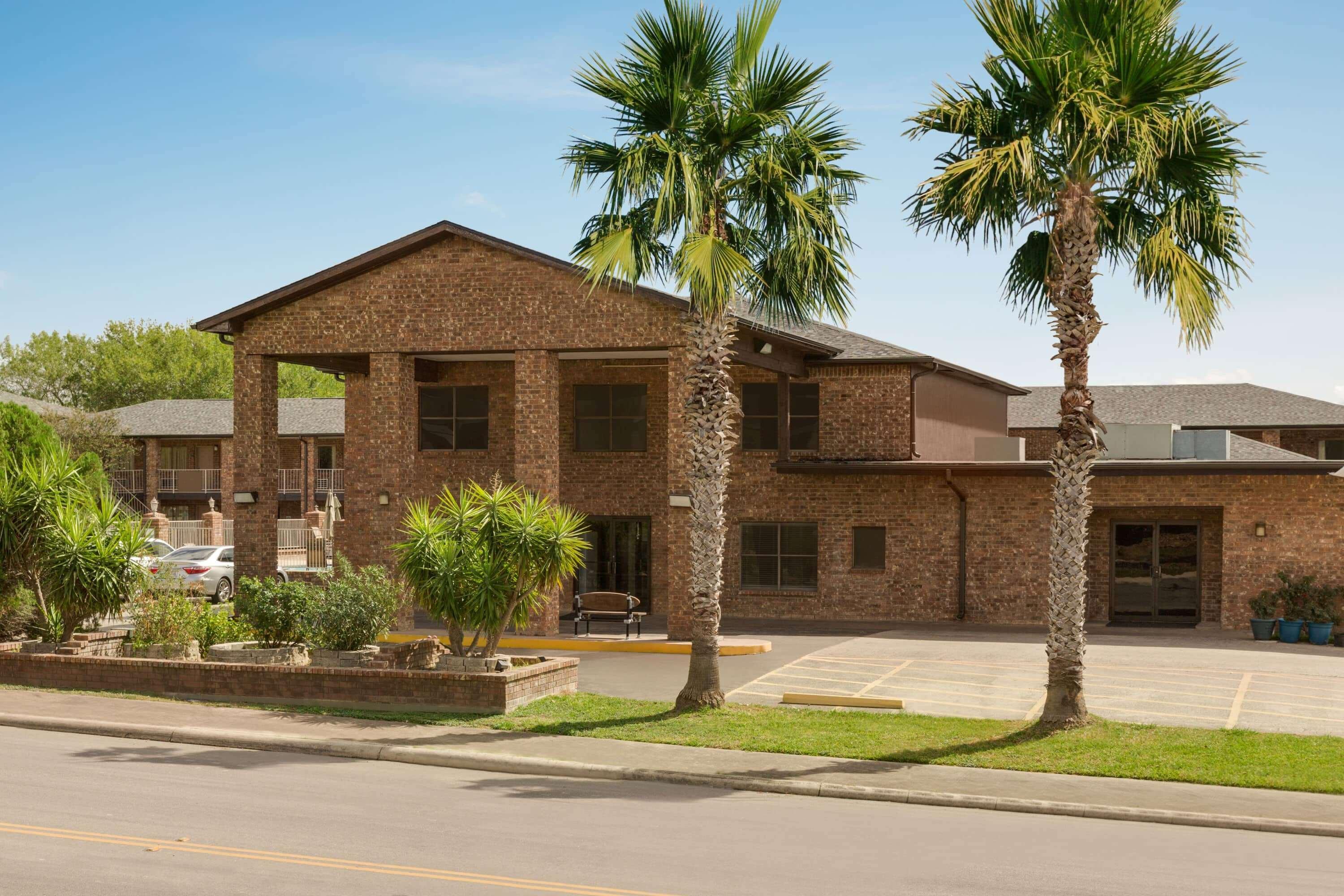 Super 8 By Wyndham Universal City Extérieur photo