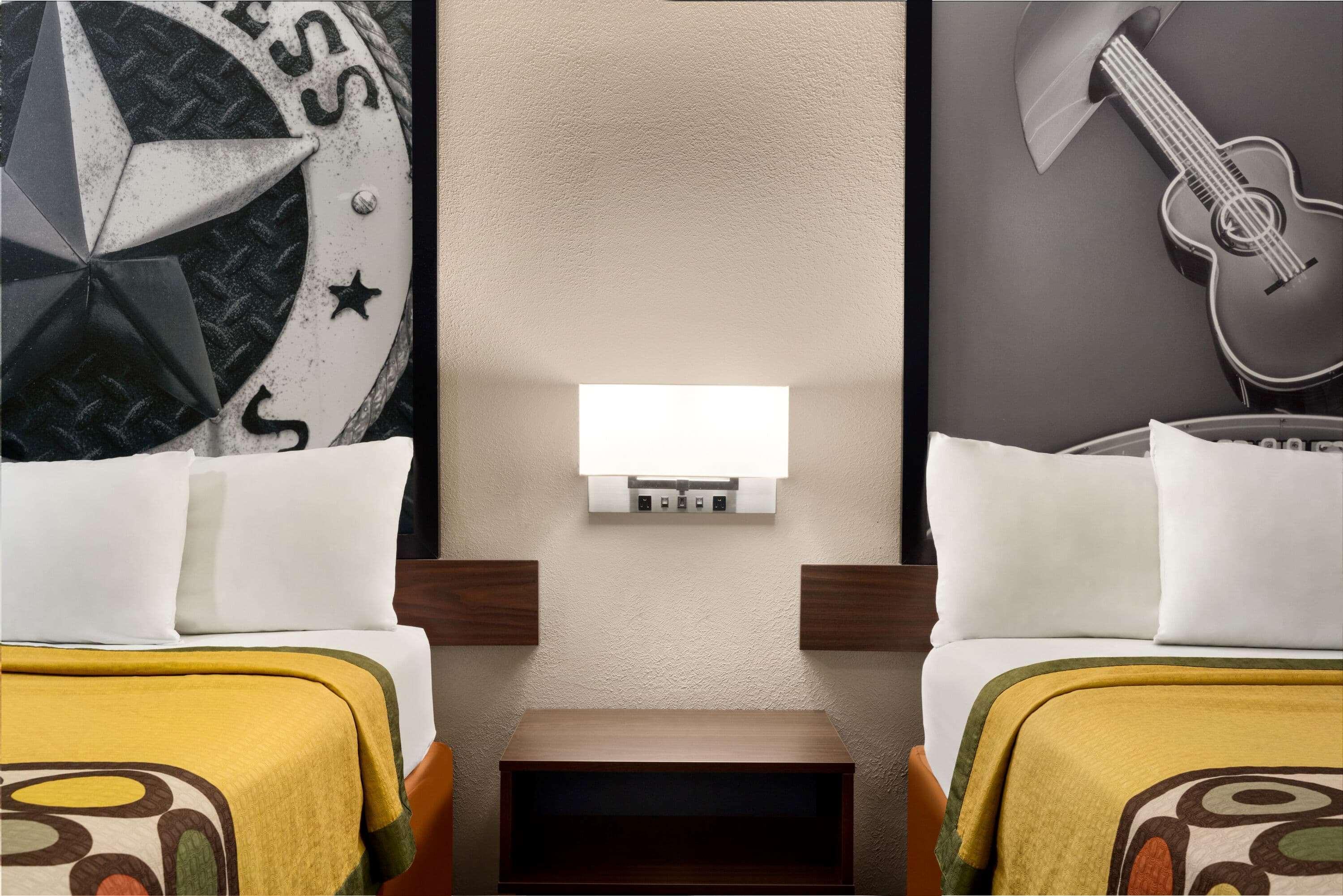 Super 8 By Wyndham Universal City Extérieur photo