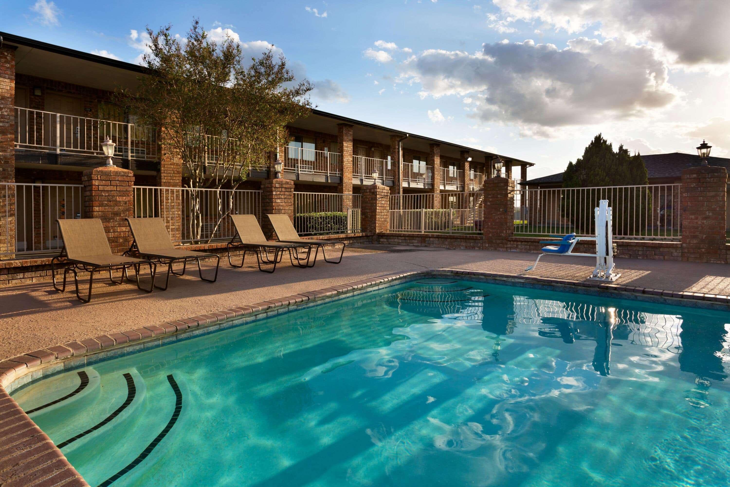 Super 8 By Wyndham Universal City Extérieur photo