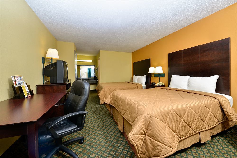 Super 8 By Wyndham Universal City Extérieur photo