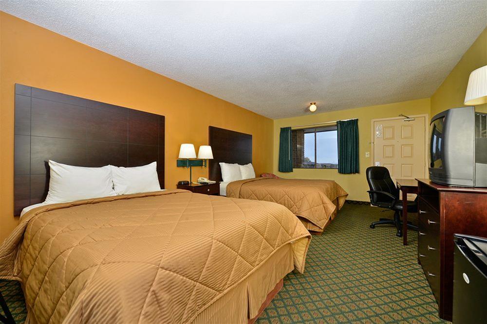 Super 8 By Wyndham Universal City Extérieur photo