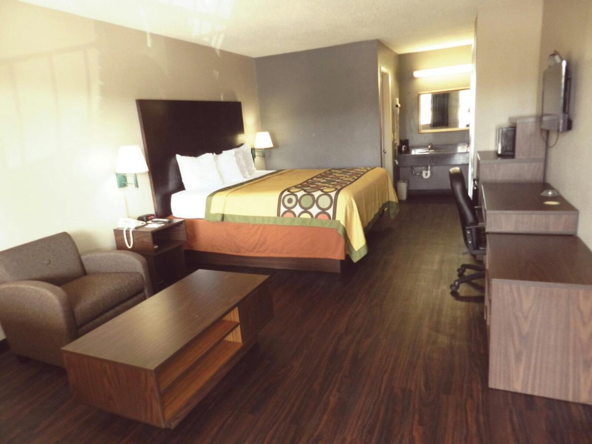 Super 8 By Wyndham Universal City Extérieur photo