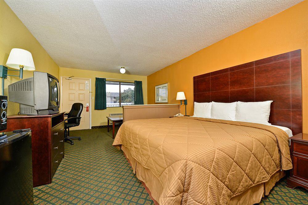 Super 8 By Wyndham Universal City Extérieur photo